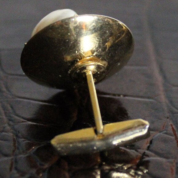 Vintage 1960s Gold Tone Metal White Natural Stone 3/4"⚡️BUY 3 for $55⚡️ - Picture 5 of 9